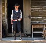 FOR APPALOOSA, ACTOR/DIRECTOR ED HARRIS WANTED AN OLD-FASHIONED WESTERN, WHICH MEANT SILVER GRAINS, NOT PIXELS, FOR AUSTRALIAN DOP DEAN SEMLER.