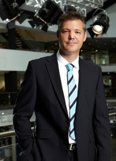 James-Warburton-370x515