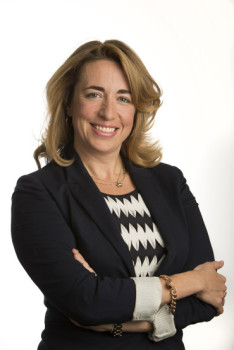 Katharine-Viner-Image-370x555