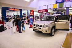 Nissan_carousel_perth_20072013-36