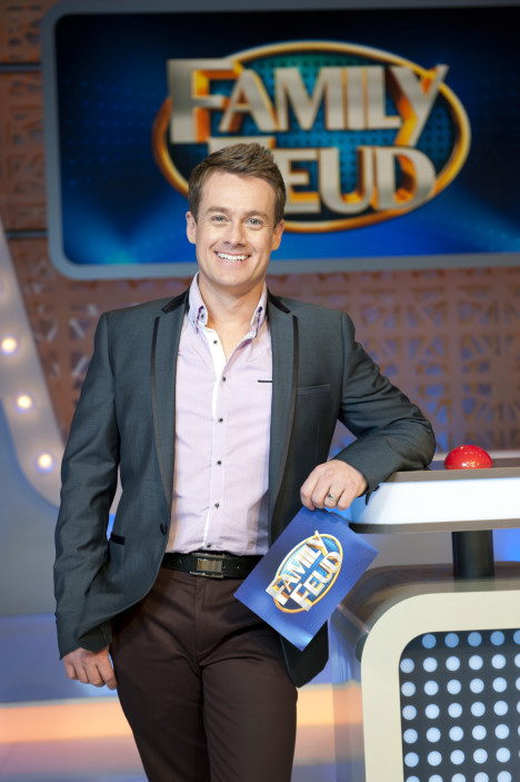 Grant Denyer On Family Feud Set