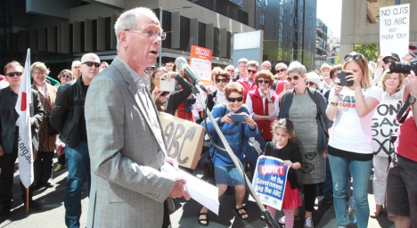 Jonathan Holmes speaking at the ABC rally. Source: Get Up 