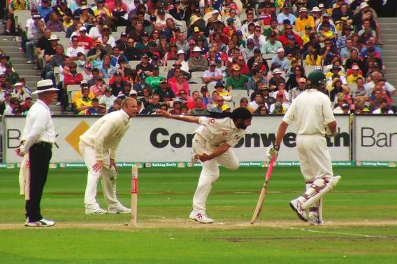 Return of test cricket dominates ratings as Aussies dominate South Africa