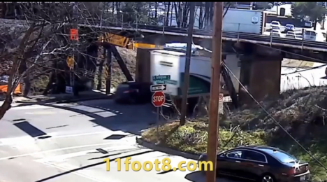 bridge crash tuna