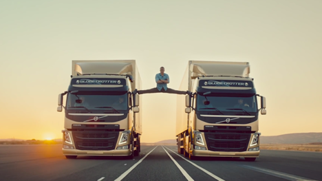 Forsman & Bodenfors -Jean-Claude Van Damme - epic split - volvo.