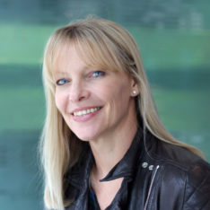 Leigh Thomas - CEO Dare now to facebook