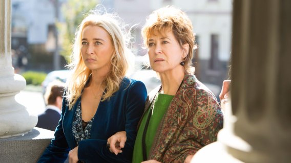 Offspring sheds 180,000 viewers but helps Ten win the night