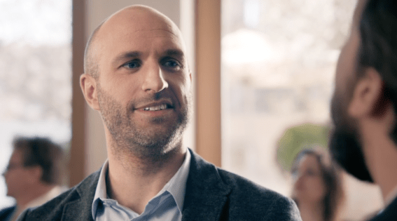 Fans sing to their footy heroes in new TAB campaign by Clemenger