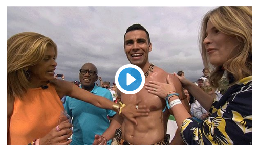 Morning Update: Today’s male model fondle; Arianna Huffington to depart; Facebook ad-block unblock; agency ageism