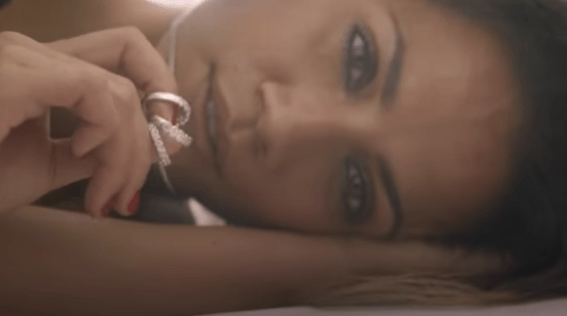 Morning Update: Diamond industry back with new campaign; Facebook’s new VR web browser; how to buy the perfect bra