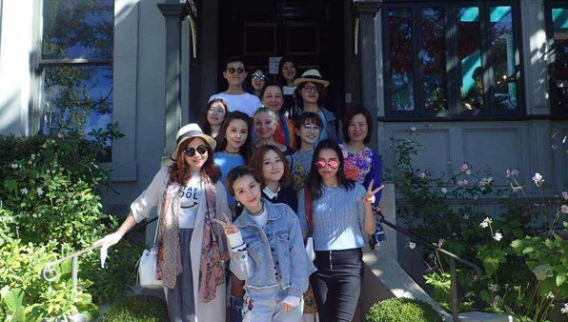 Alibaba Group promotes Australian products with seven Chinese influencers