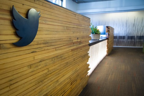 Twitter warns of direct messaging bug