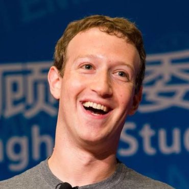 Facebook mobile revenues accelerate