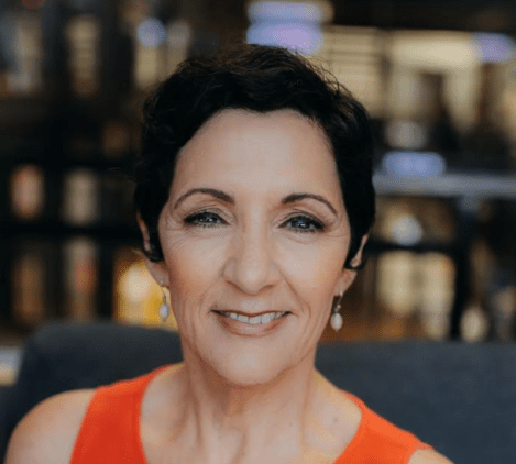 Ikon Communications promotes Lesley Edwards to national CEO