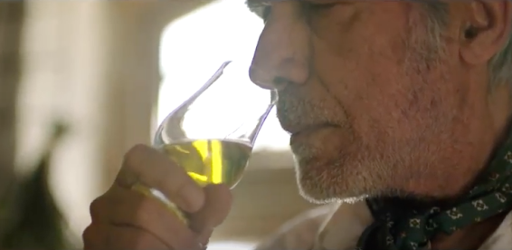 ‘Those who know use Moro’ says olive oil brand in ad from Publicis