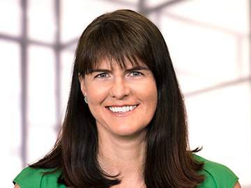 Nikki-Dryden_Sports-Marketing-Summit-2018_Close-up