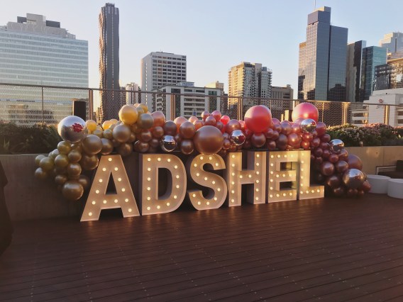 Ooh Media to purchase HT&E’s Adshel for $570 million