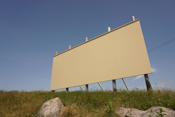 How digital outdoor is threatening online media