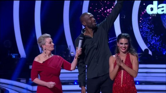 500,000 viewers tune in to watch Curtly Ambrose get the boot on Dancing With The Stars, but fail to give Ten the edge over ABC