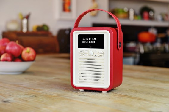 Commercial radio ad revenue falls 12.4% in March quarter