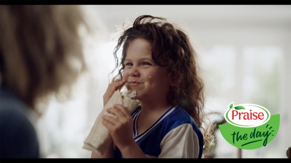 Praise encourages Australians to be more thankful to the cooks in their lives with new ad