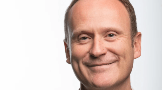 The Age editor Alex Lavelle exits the title after 20 years