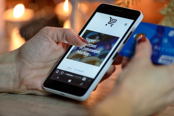 18-35 year-olds set to spend big this holiday season online, reports Outbrain