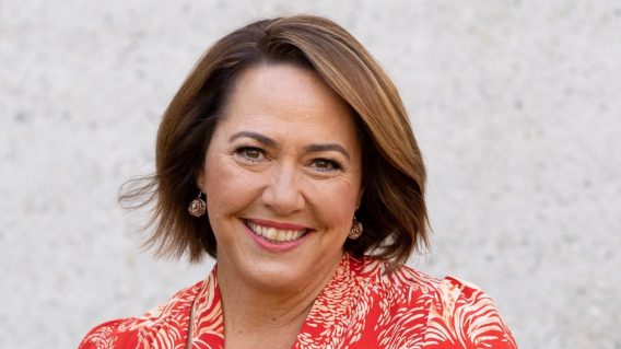 Lisa Millar signs book deal with Hachette Australia