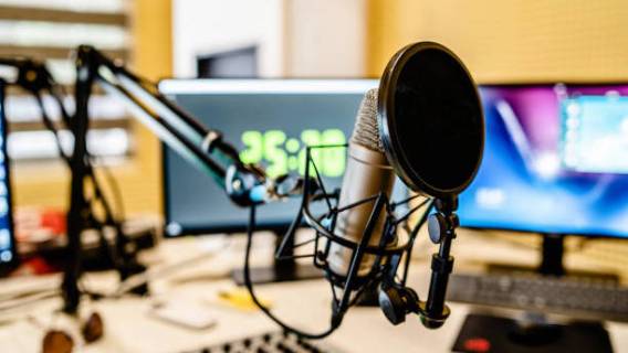 Media buyers predict a slow start and fickle ratings for new radio programs