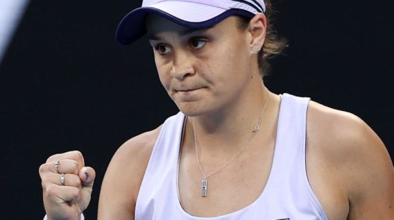 Australian Open to continue as Melbourne prepares for five day lockdown
