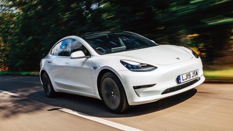 Australians priced out of electric vehicles, says Carsales and Volkswagen