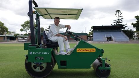 Jacobs Creek launches campaign with cricketer Brett Lee via Clemenger Group
