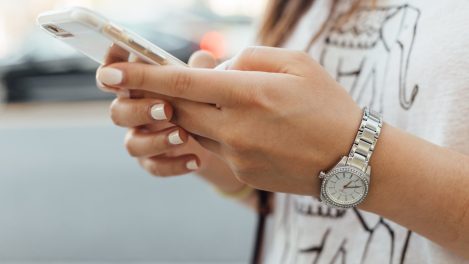 Record 3.8 trillion hours spent on mobile in 2021, says App Annie