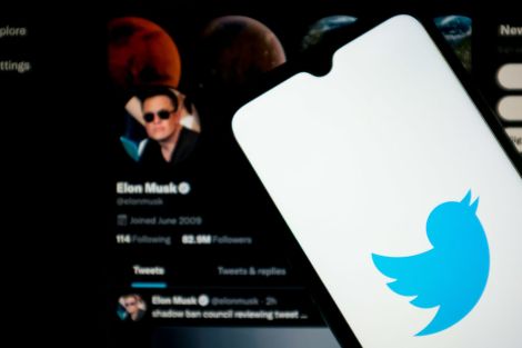 Start the Week: SCA hunts for next CEO; Musk seizes Twitter; WPP’s new commerce move