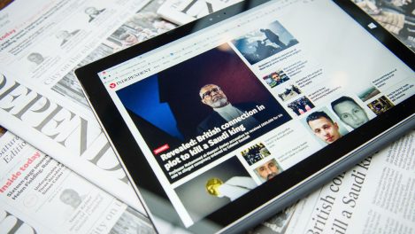 Interest in news wanes globally, but more Australians turn to paid online options: research