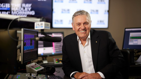 Ray Hadley extends contract with 2GB until the end of 2026
