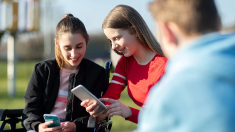 Meta wants Australian parents and app stores to enforce social media age-limits
