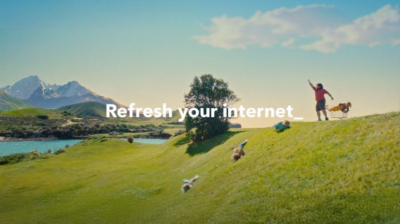 Superloop ‘planks’ for new campaign, with Zenith Australia and Leo Burnett Australia