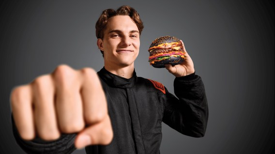 Grill’d hops into the passenger seat with Oscar Piastri partnership