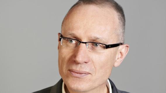 Mumbrellacast: News Corp, AI and Donald Trump; Anika Wells; and the OMA’s party without a purpose